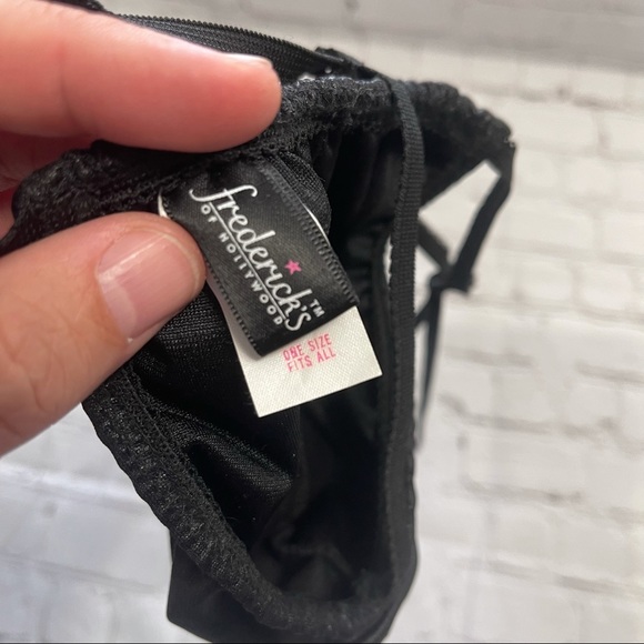 🆕[fredricks] novelty thong with lock & key - Picture 4 of 4